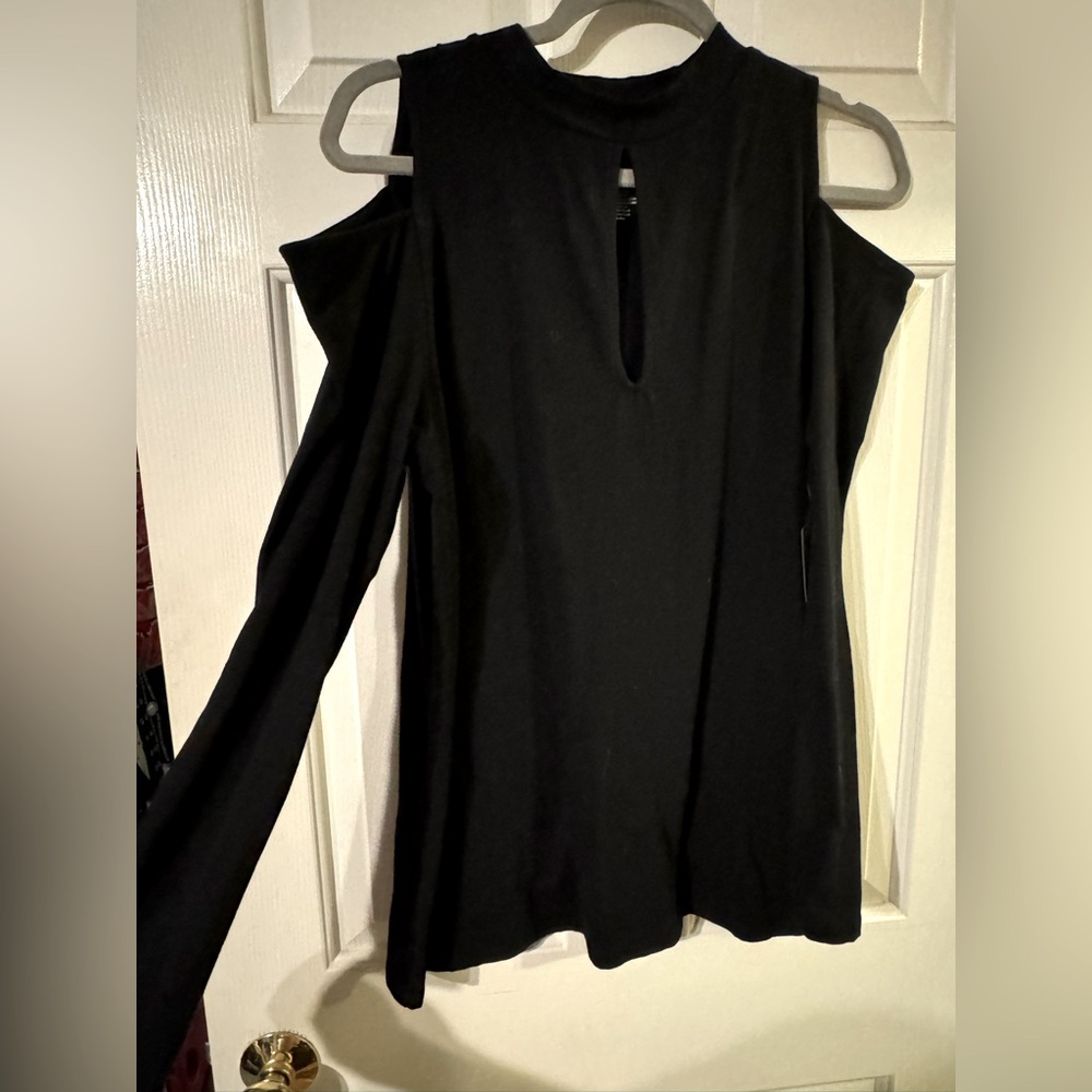 Torrid size 2 black shirt with mock neck and keyhole bust NWT